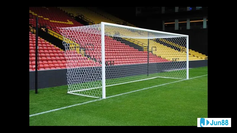 Khung thành thủ môn đầy kinh ngạc Khung thành thủ môn đầy kinh ngạc